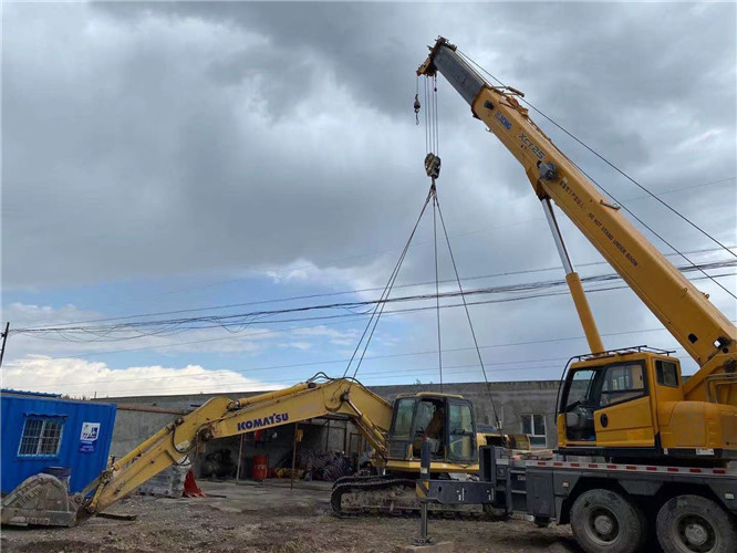 华龙区25吨吊车的工作半径是多少？