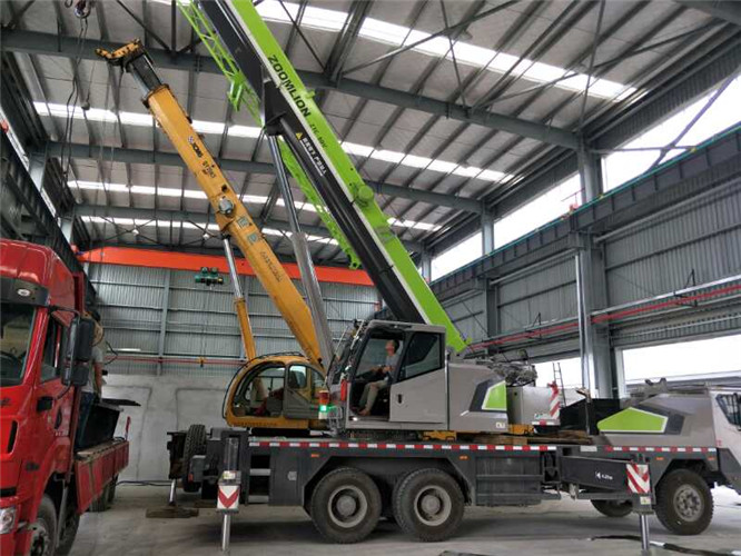 华龙区高空车出租需要注意哪些安全事项？