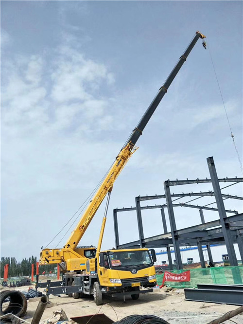 华龙区超高层建筑钢结构吊装案例